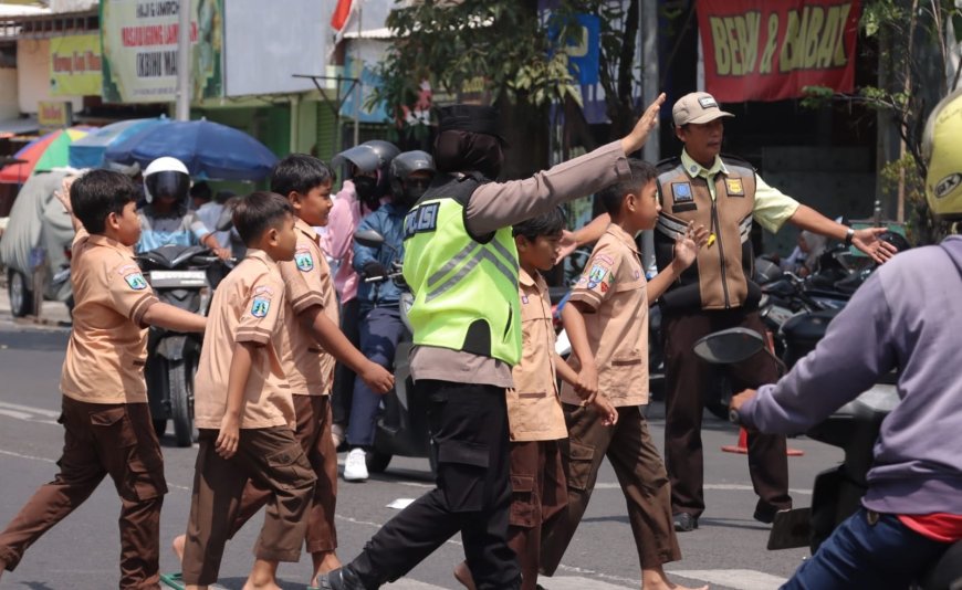 Inovasi Srikandi Care, Cara Polres Lamongan Dekatkan Diri ke Masyarakat