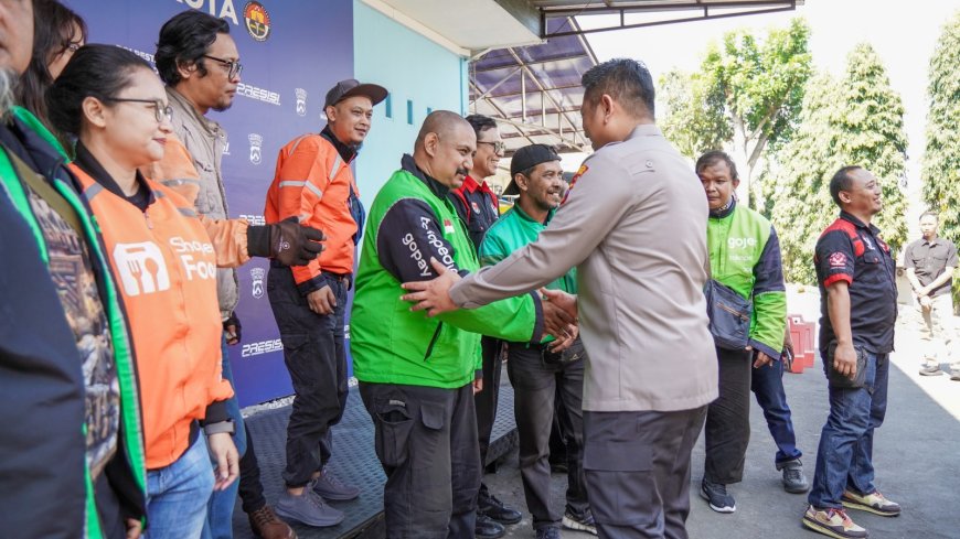 Kapolresta Malang Kota Silaturahmi Bersama Komunitas Driver Ojol, Perkuat Sinergi Jaga Kamtibmas dan Kelancaran Lalu Lintas