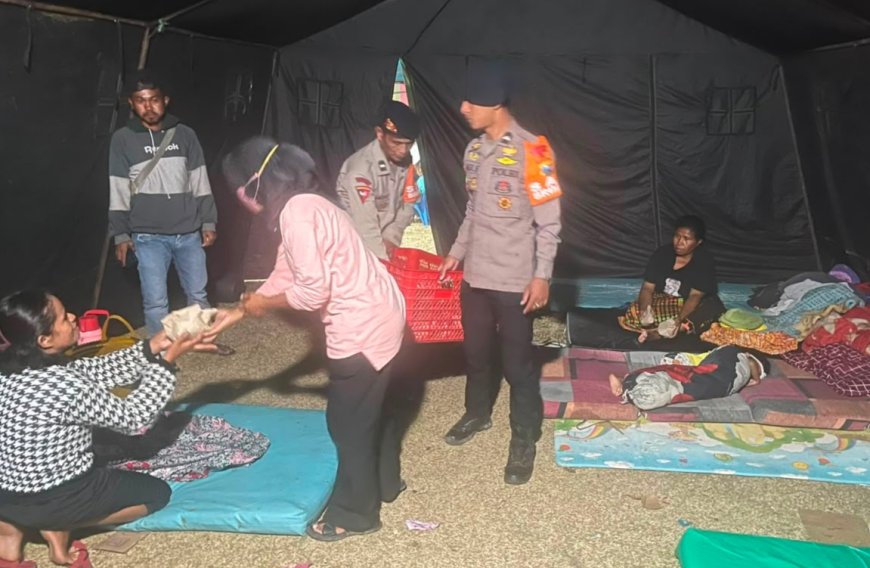Brimob Polda Jatim Kerahkan Randurlap dan Water Treatment Pasok Makanan dan Air Bersih Pengungsi NTT