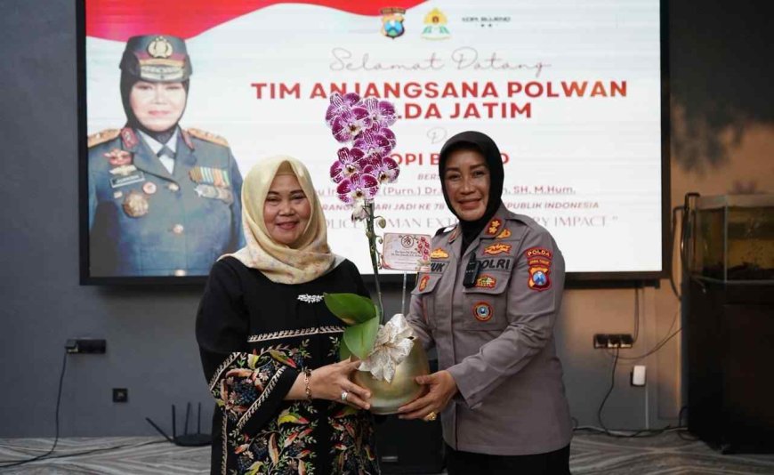 Jelang HUT ke-78 Tahun 2026, Polwan Polda Jatim Lakukan  Kunjungan Silaturahmi Kepada Irjen Pol (Purn) Juansih